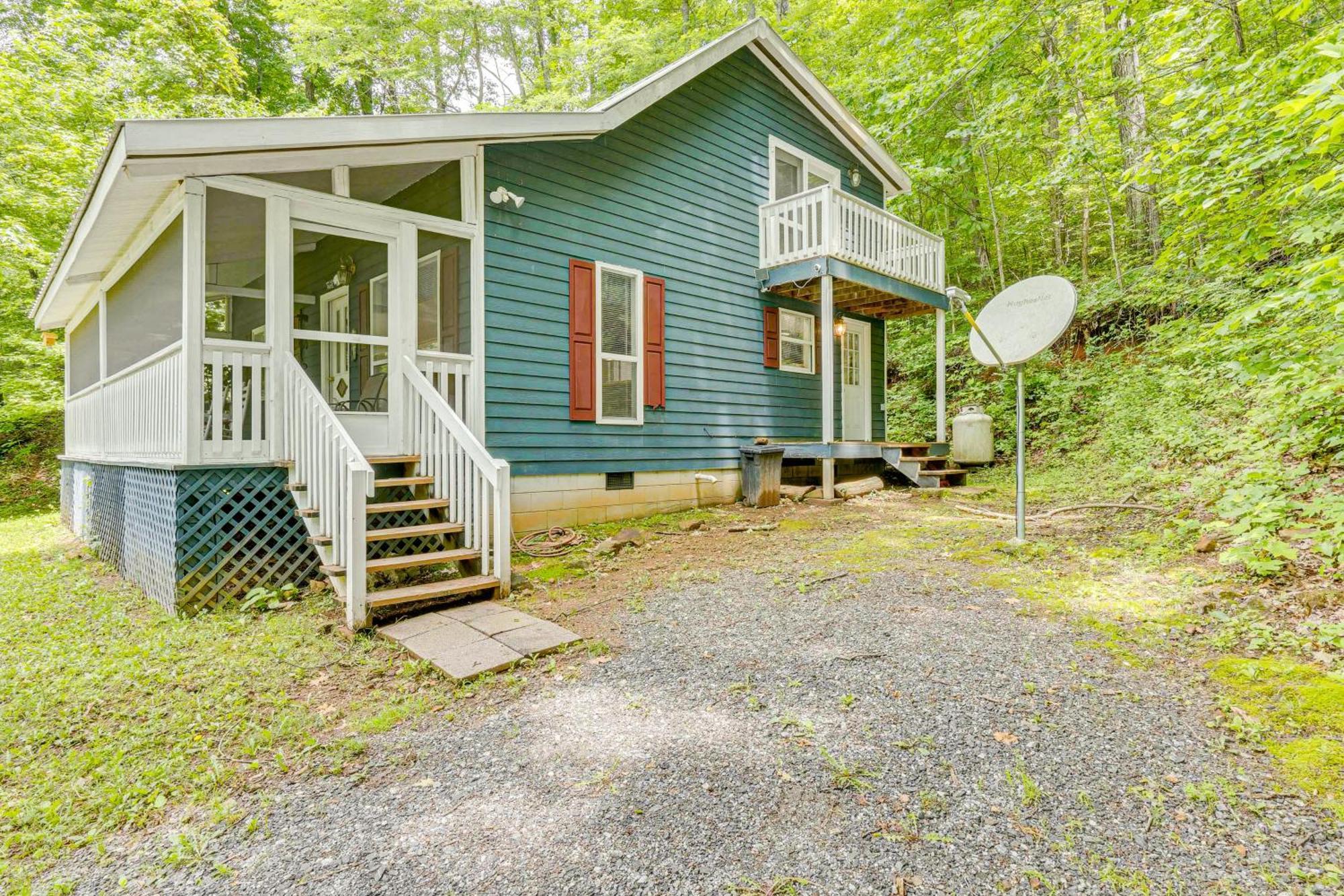 Secluded Cabin With Porch - 7 Miles To Lake Chatuge! Hayesville Eksteriør bilde