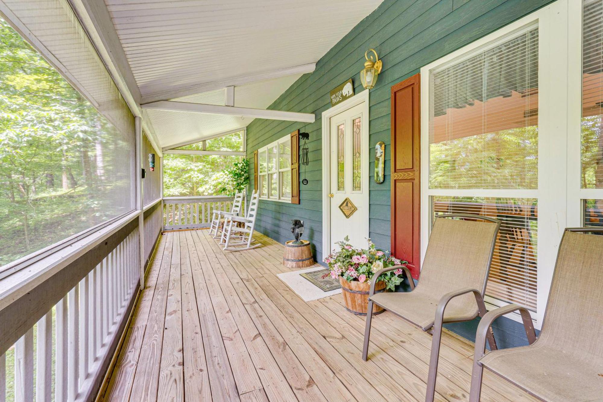 Secluded Cabin With Porch - 7 Miles To Lake Chatuge! Hayesville Eksteriør bilde