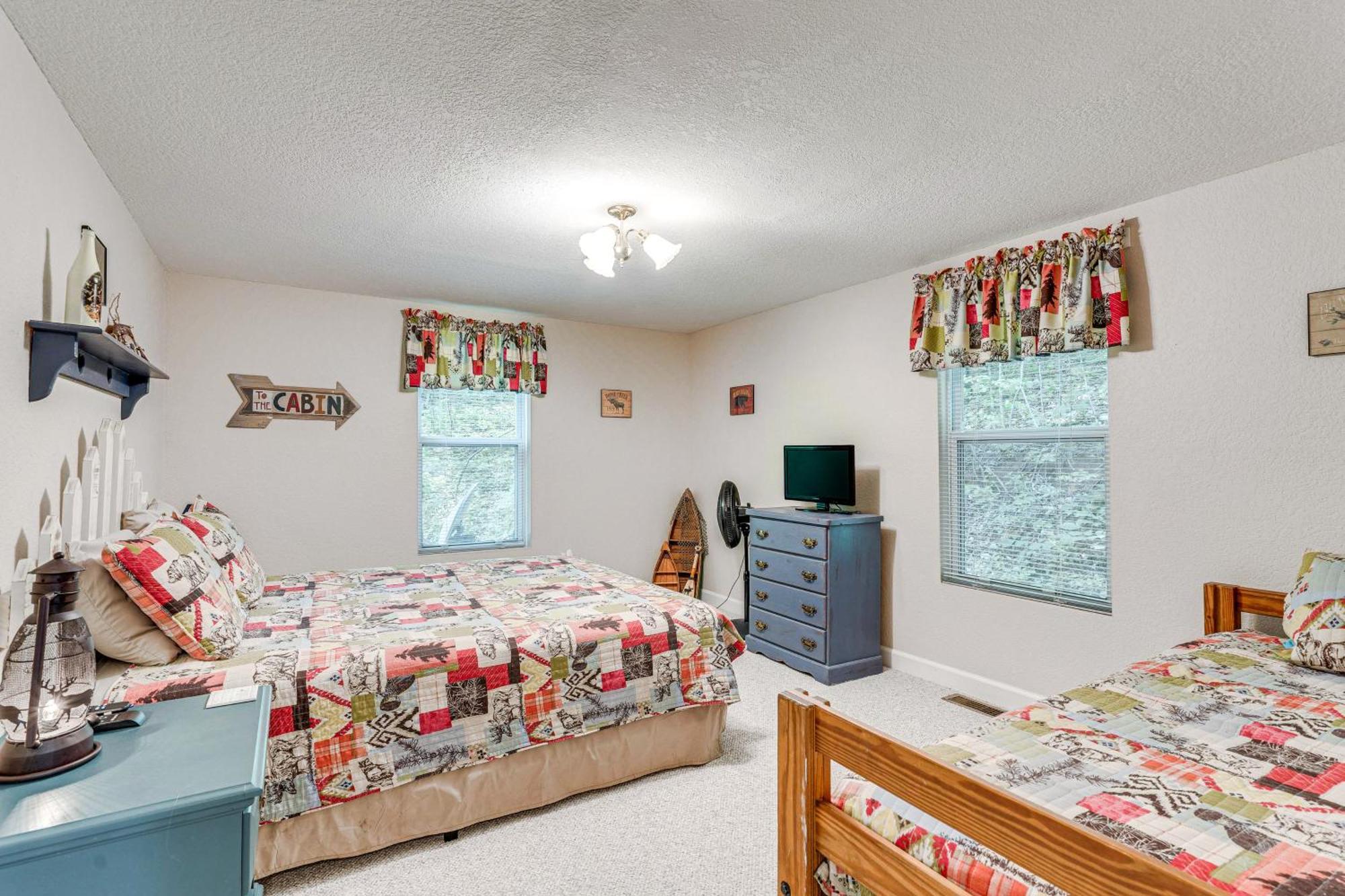 Secluded Cabin With Porch - 7 Miles To Lake Chatuge! Hayesville Eksteriør bilde